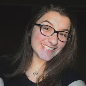 Meet your Posher, Alexus